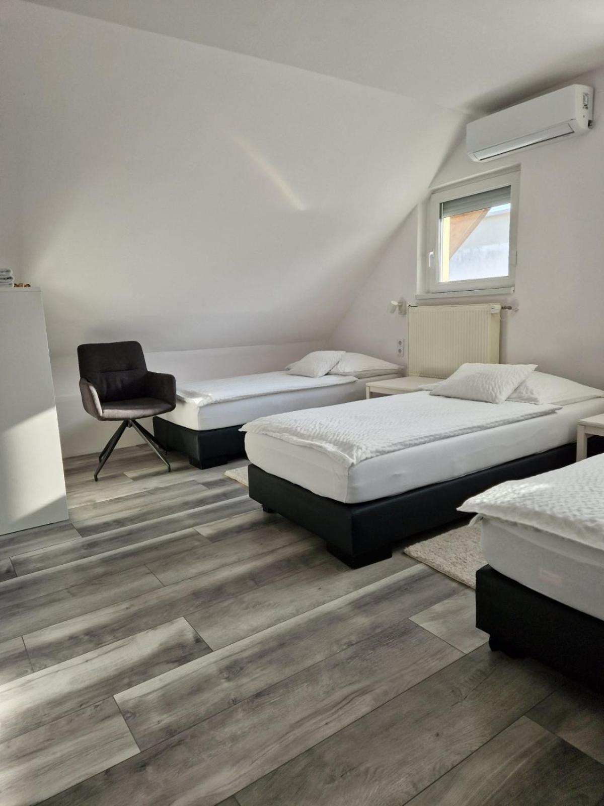 Hotel Nefelejcs Vendeghaz Gödöllő Zewnętrze zdjęcie