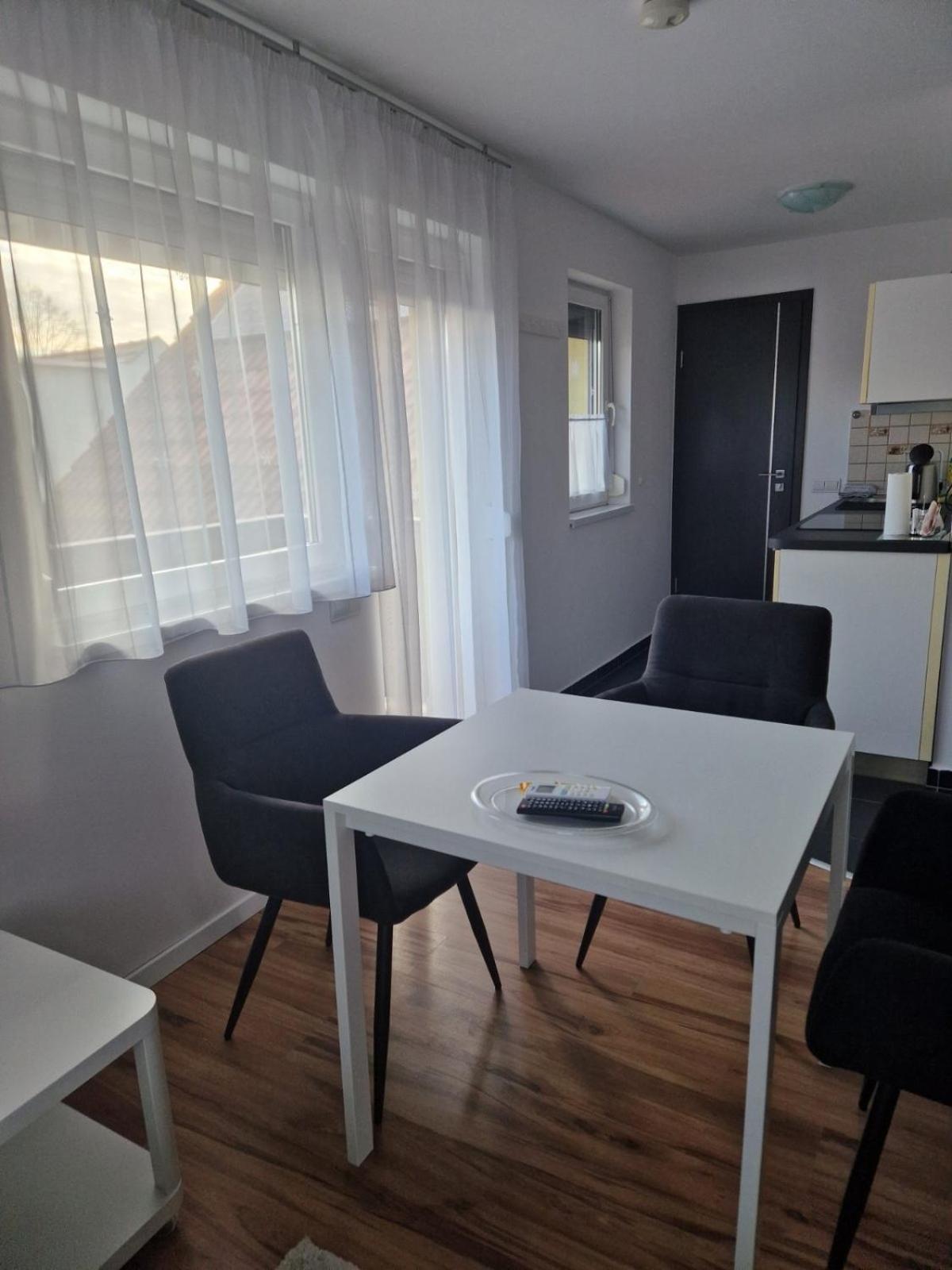 Hotel Nefelejcs Vendeghaz Gödöllő Zewnętrze zdjęcie