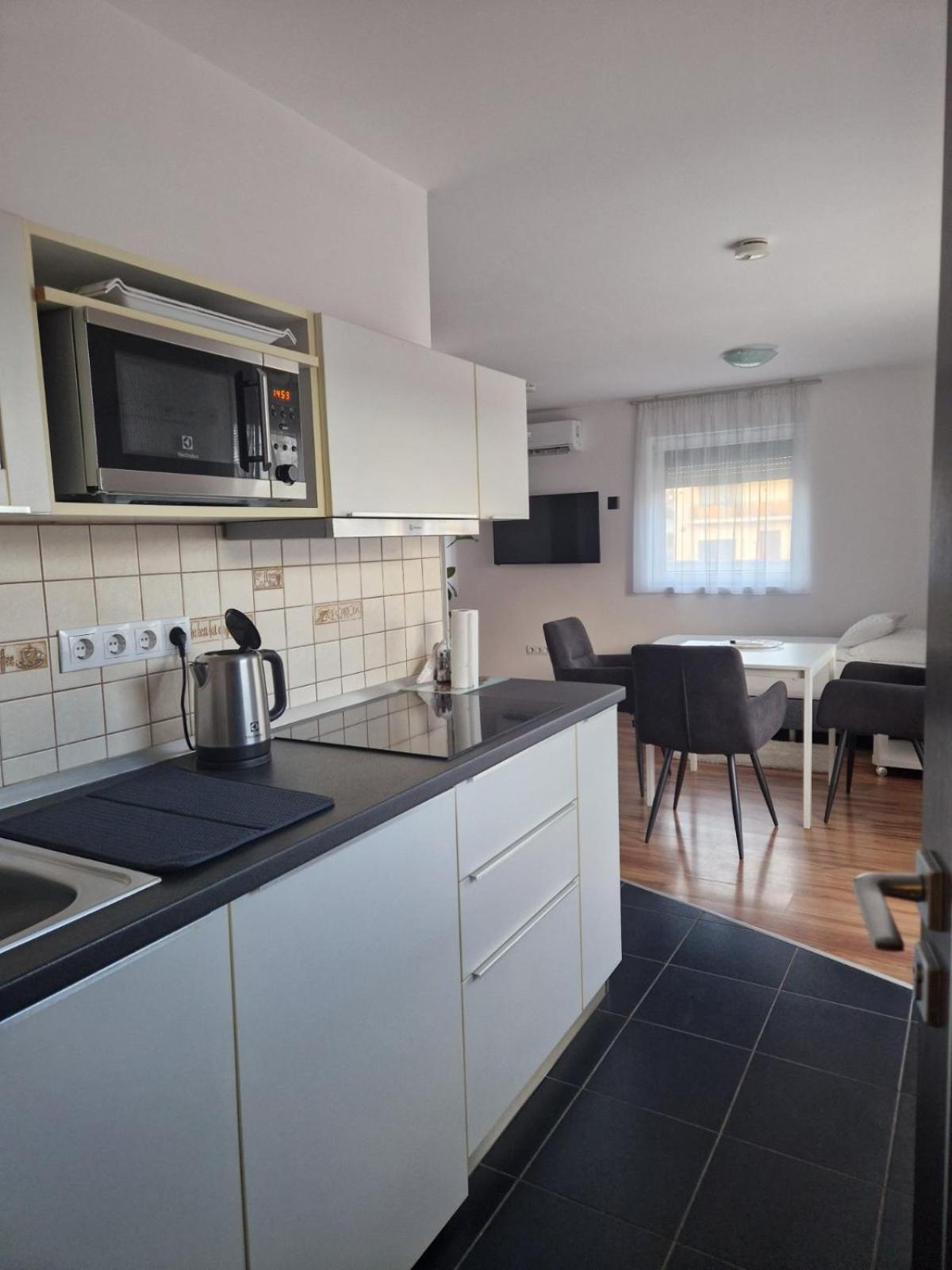 Hotel Nefelejcs Vendeghaz Gödöllő Zewnętrze zdjęcie