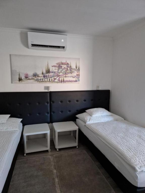 Hotel Nefelejcs Vendeghaz Gödöllő Zewnętrze zdjęcie