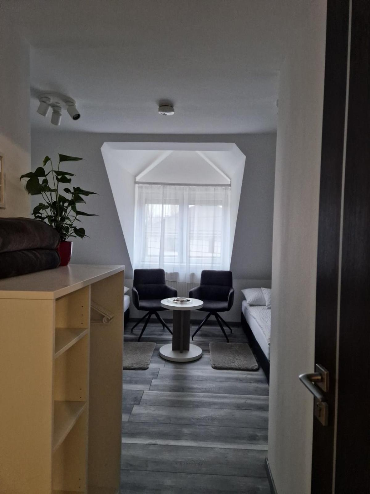 Hotel Nefelejcs Vendeghaz Gödöllő Zewnętrze zdjęcie